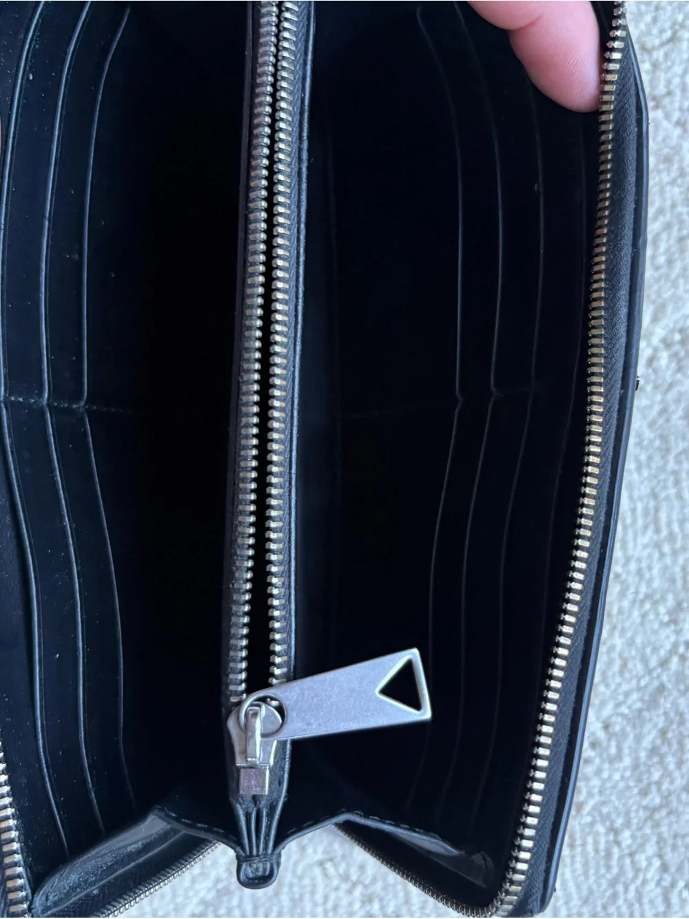 Bottega Veneta Cassette Zip Around Wallet - Black
